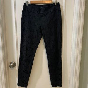 Gorgeous Guess Black Jacquard pants. Skinny, Ankle pants,Floral pattern/texture